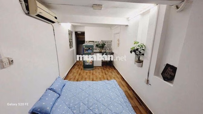 Phòng trệt ngay mặt đất lối đi riêng siêu rẻ ngay trung tâm Quận 10