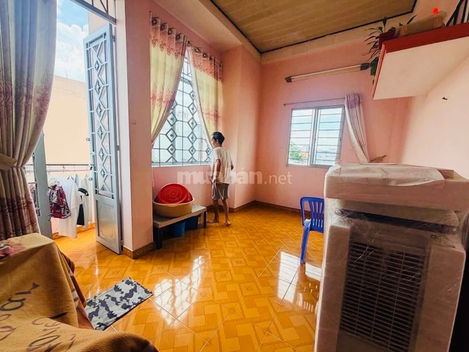 Bán nhà rẻ đúc 2 lầu (4x11) 48/ TRẦN QUỐC TUẤN P1 Gò Vấp (chợ Gò Vấp)
