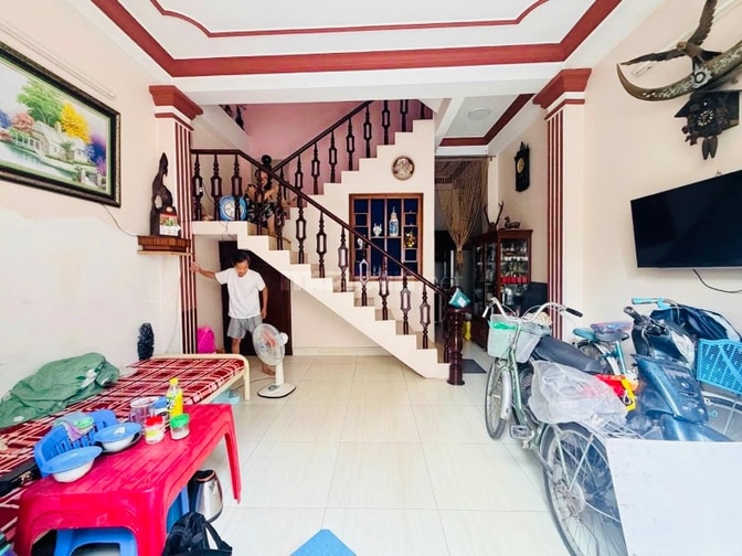 Bán nhà rẻ đúc 2 lầu (4x11) 48/ TRẦN QUỐC TUẤN P1 Gò Vấp (chợ Gò Vấp)