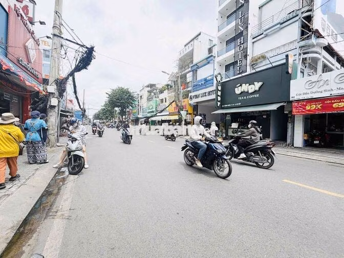 CHO THUÊ NHÀ MẶT TIỀN MGANG 11M THỐNG NHẤT VỊ TRÍ TRUNG TÂM VIPP