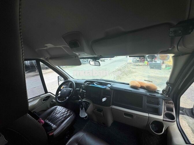 Ford Transit Limousine 10 chỗ 2020
