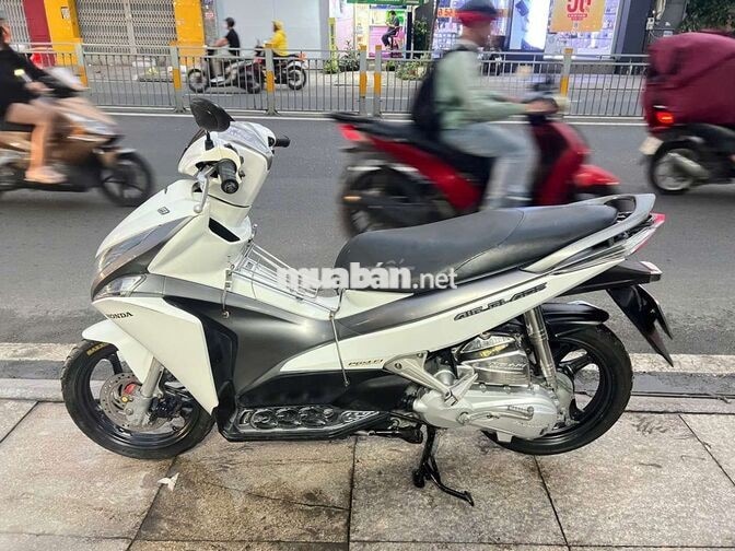 Honda Air Blade Fi 2012 Trắng