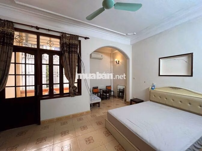 Cho thuê phòng trong nhà nguyên căn tại Hoàng quốc việt