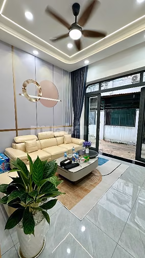 Chính chủ cần bán nhà 2 tầng, 3 phòng ngủ gần chợ Xuân Thới Thượng