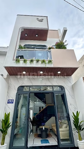 Chính chủ cần bán nhà 2 tầng, 3 phòng ngủ gần chợ Xuân Thới Thượng