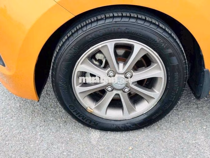 Hyundai i10 1.2AT 2016 Vàng đồng Tự động
