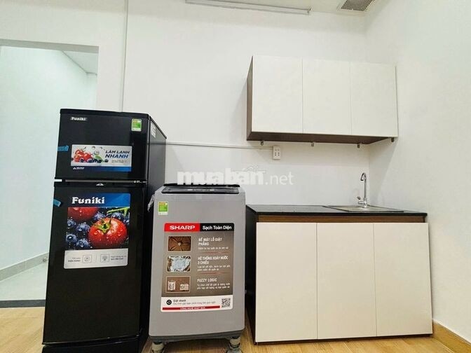 2PN riêng tách bếp full nội thất ban công cửa sổ rộng ở Đặng Thùy Trâm