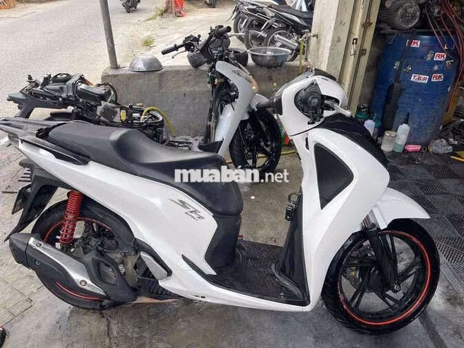 Honda SH 2018 Trắng zin đẹp