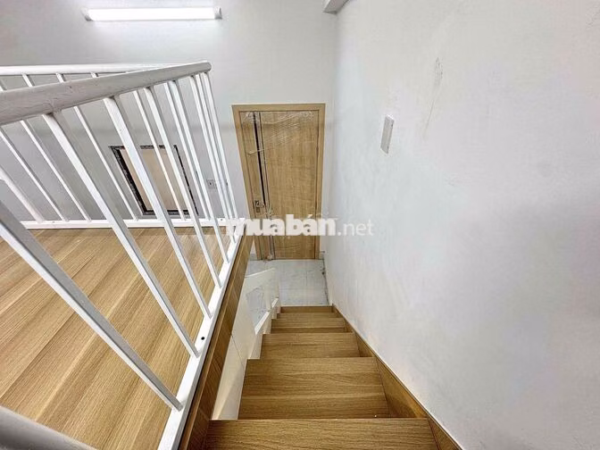 CÁCH ĐẠI HỌC VĂN LANG CHỈ 3 PHÚT ĐI XE