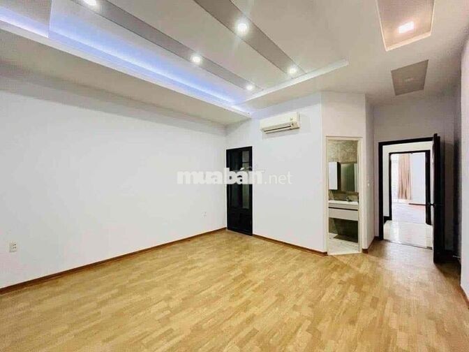 Cho Thuê Nhà Phố Sát Chung Cư Picity TX13 DT 250m2 1Trệt 3Lầu 4Pn 5Wc