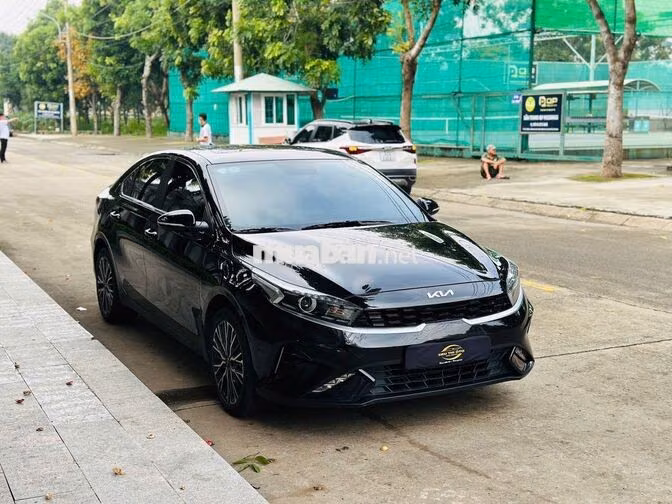 Kia K3 1.6 Luxury 2025 Đen 25.000 km