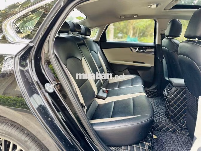 Kia K3 1.6 Luxury 2025 Đen 25.000 km