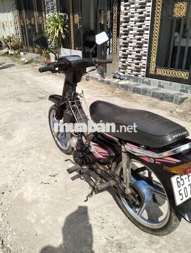 Honda Dream Quốc Đen
