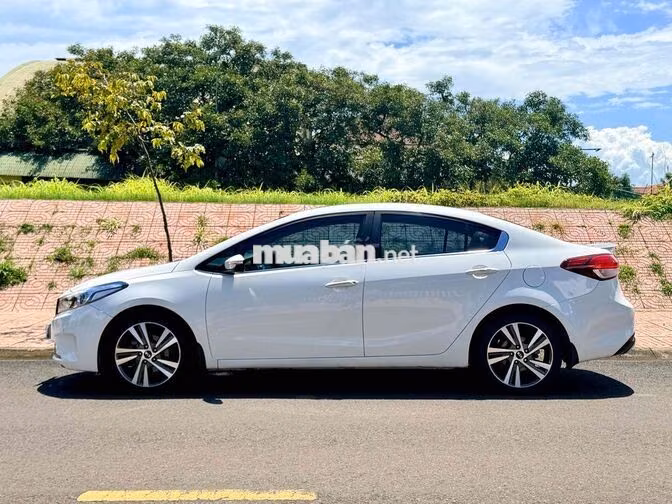 Kia Cerato 2018 1.6 AT Bản Full Trắng