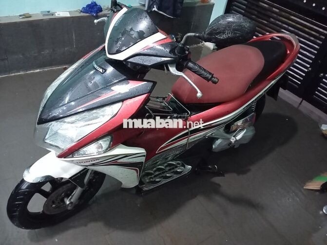 Cần bán Honda Air Blade 2011 đỏ trắng chính chủ