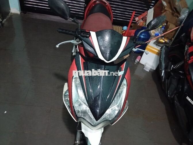 Cần bán Honda Air Blade 2011 đỏ trắng chính chủ