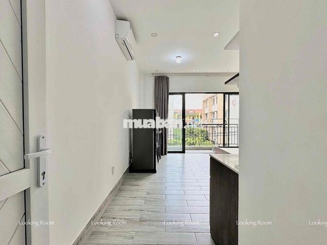 Cho thuê phòng Ban công Đẹp, Rộng, Full Nội Thất-Ngay Dương Quảng Hàm
