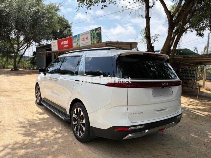 KIA Carnival 2024 2.2D Signature Trắng