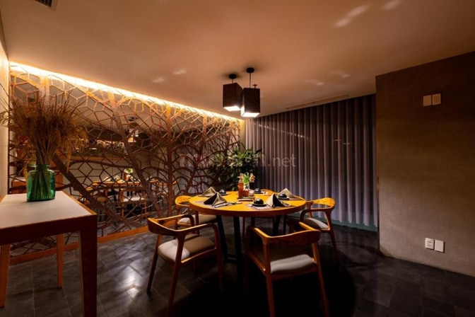 CHUYỂN NHƯỢNG TOÀ NHÀ KHÁCH SẠN 2 HẦM + 16 TẦNG CHO THUÊ 1,6 TỶ/THÁN