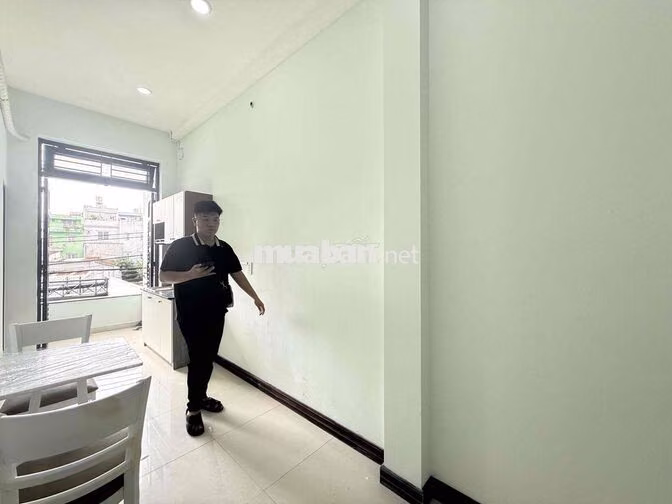 CHO THUÊ 2 PHÒNG NGỦ BAN CÔNG CUỐI DƯƠNG QUẢNG HÀM SÁT BÌNH THẠNH