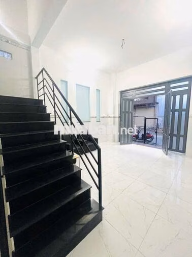 CHO THUÊ NHÀ LẦU 4PN CÓ PN TẦNG TRỆT KDC DIỆU HIỀN LỘ OTO GIÁ 7TR