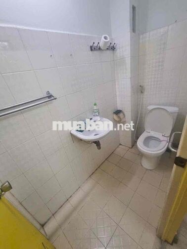 Cho thuê nhà rộng rãi, 1 trệt 2 lầu - Lê Hồng Phong Q10