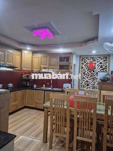 Cho thuê nhà 10tr/ 4pn , 3wc , bà điểm