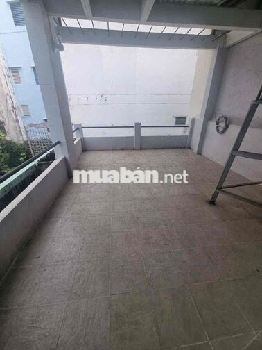 Cho thuê nhà rộng rãi, 1 trệt 2 lầu - Lê Hồng Phong Q10