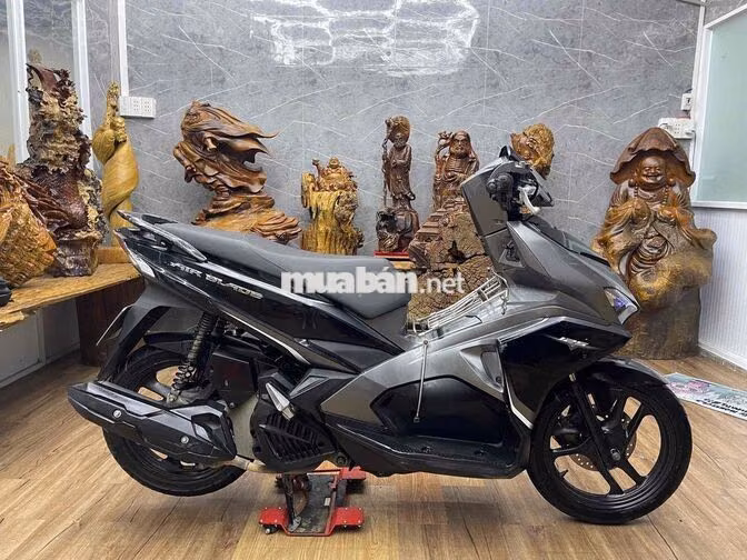 Honda Airblade dàn áo đẹp, máy bao zin. odo 38k