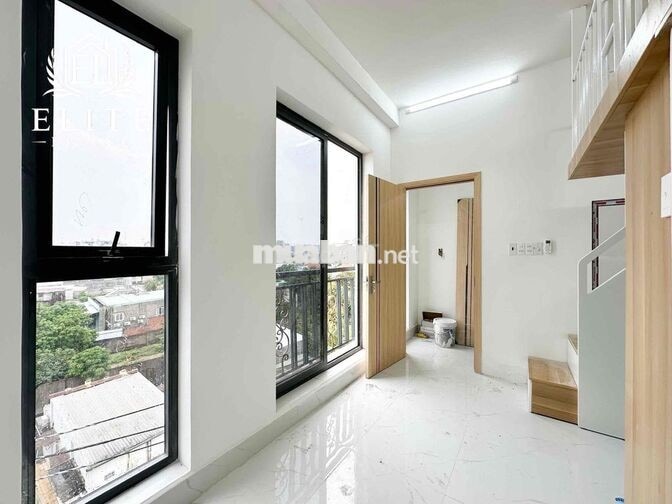 Phòng ban công full nội thất gần ĐH IUH, ĐH Văn Lang cs 3
