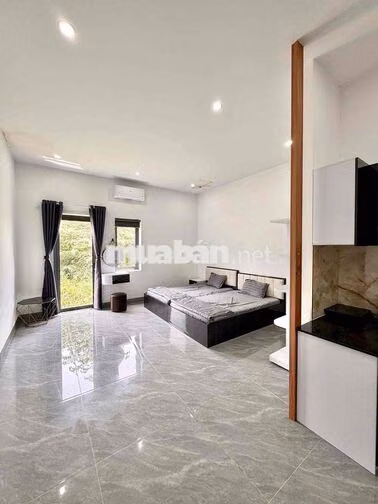 phòng 40m2_1 phòng ngủ, ban công, nội thấy đầy đủ_ 196 Phan Xích Long