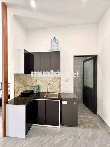 phòng 40m2_1 phòng ngủ, ban công, nội thấy đầy đủ_ 196 Phan Xích Long