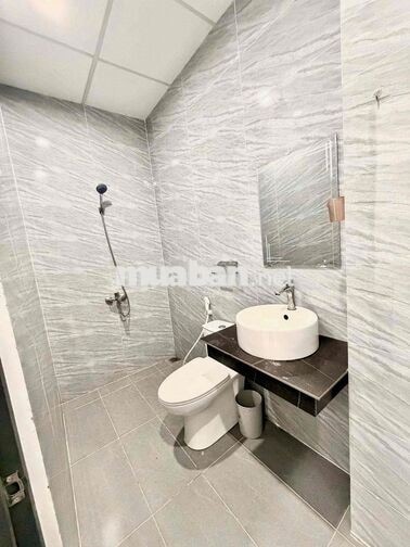 phòng 40m2_1 phòng ngủ, ban công, nội thấy đầy đủ_ 196 Phan Xích Long