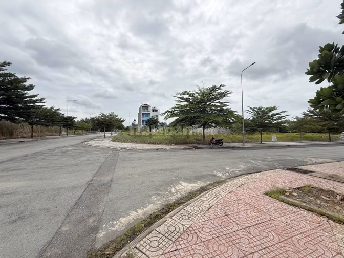 100m2 đối diện nhà hàng Hương Sen - KDC hiện hữu