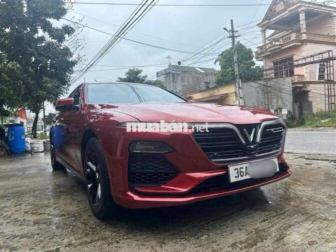 VinFast Lux A2.0 Turbo Đỏ