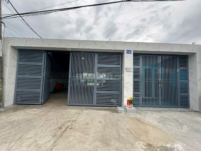 Cần bán hoặc thuê nhà + kho hoặc kết hợp mở quán ăn sân vườn, 5,500m2