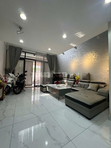 Cho thuê nhà 286/1 Thống Nhất, Phường 16 cũ, Gò Vấp, 4,5x15m, 4 tầng