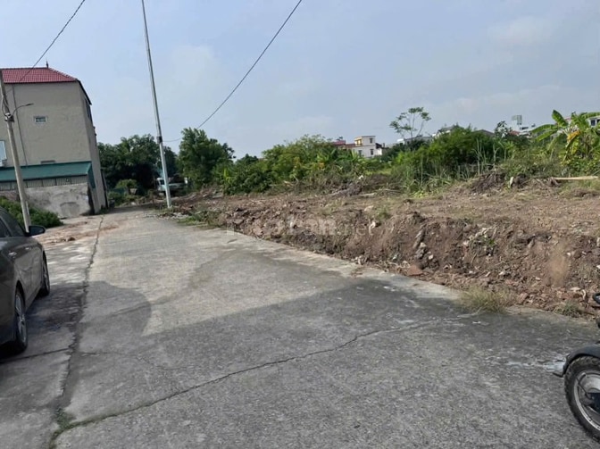 Siêu hiếm: view hồ - ô tô tránh - 67.6m2 - đất Việt Hùng Đông Anh