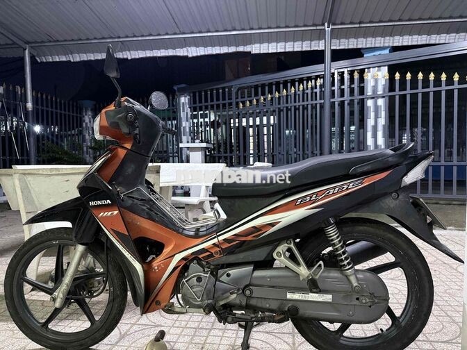 Honda Blade 110 Cam đen Nữ