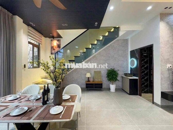 CHO THUÊ NHÀ 3 PHÒNG NGỦ CÓ HỒ BƠI RIÊNG MẶT TIỀN BẮC ĐẨU
