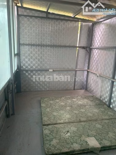 CHO THUÊ NHÀ XƯỞNG/KHO HÀNG 80M2 - Ô TÔ ĐỖ CỬA - MẶT TIỀN RỘNG TẠI THẠ