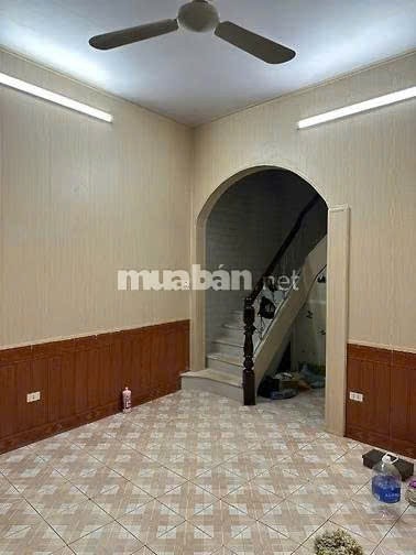 Cho Thuê nhà riêng DT 40m x 3 tầng Gồm 2 ngủ sửa đẹp Gần Phố Bạch Mai