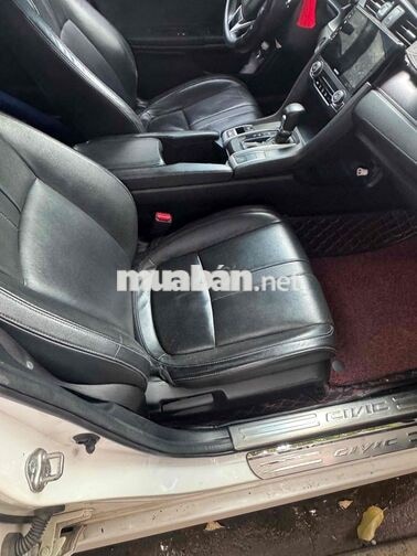 Honda Civic 2018 Trắng 10 vạn