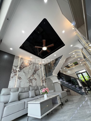 MT sông gần Hà Huy Giáp, 4x25m, 3 tầng full nội thất, sân đậu ô tô