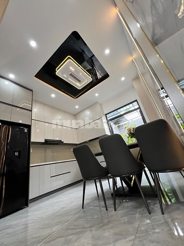 MT sông gần Hà Huy Giáp, 4x25m, 3 tầng full nội thất, sân đậu ô tô