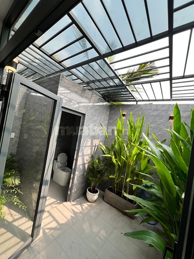 MT sông gần Hà Huy Giáp, 4x25m, 3 tầng full nội thất, sân đậu ô tô