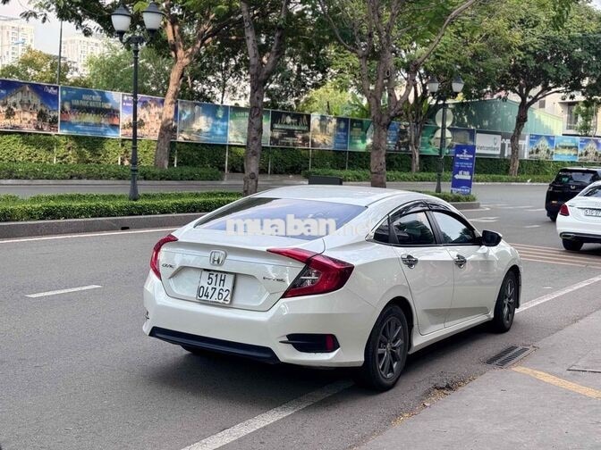 Honda Civic Trắng Số tự động 5 chỗ Xăng