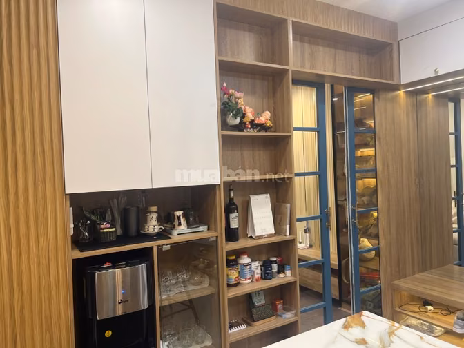 Cần bán CH Chung cư 2PN, 2WC nội thất mới, đầy đủ, cao cấp