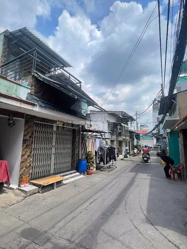 Bán gấp nhà MT hẻm Sinco, gần khu Y tế Kỹ Thuật Cao, Aeon Mall