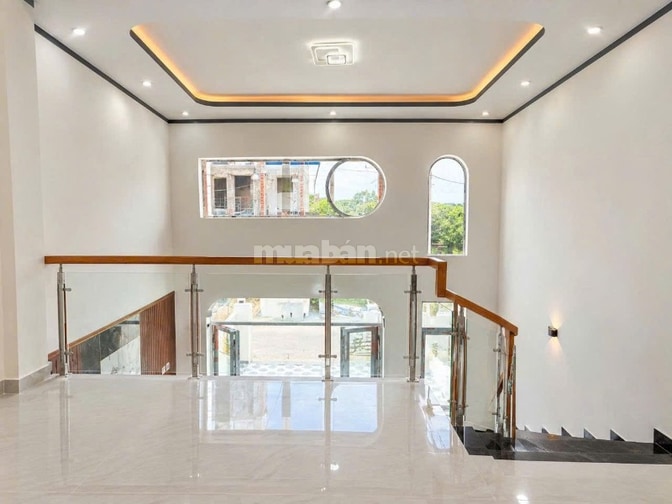 Nhà tân triều giá rẻ 1 tỷ 630 - SHR full thổ có sân ô tô rộng rãi
